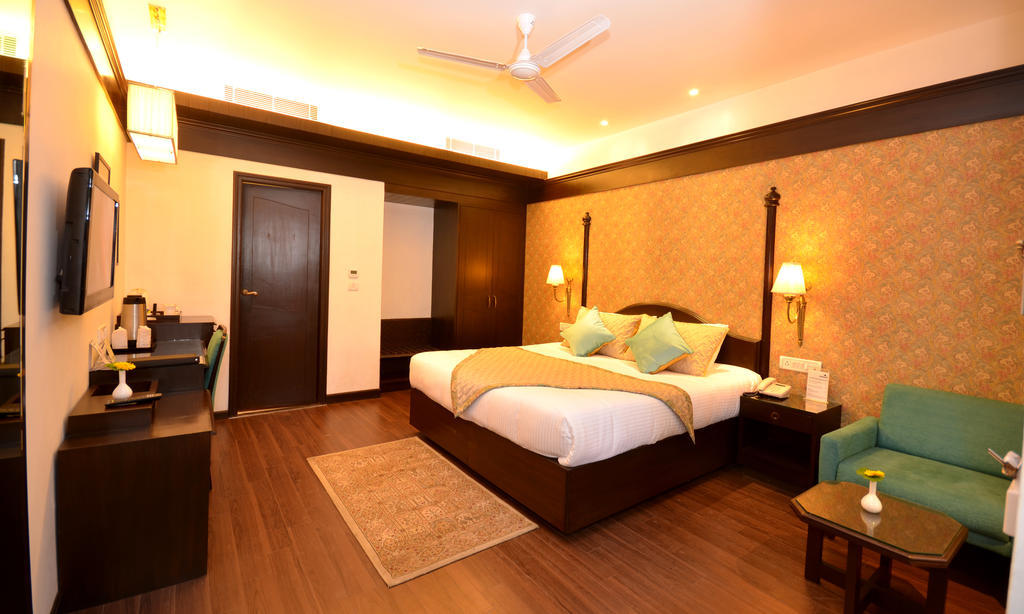 Shervani Hilltop Resort Nainital Exteriér fotografie